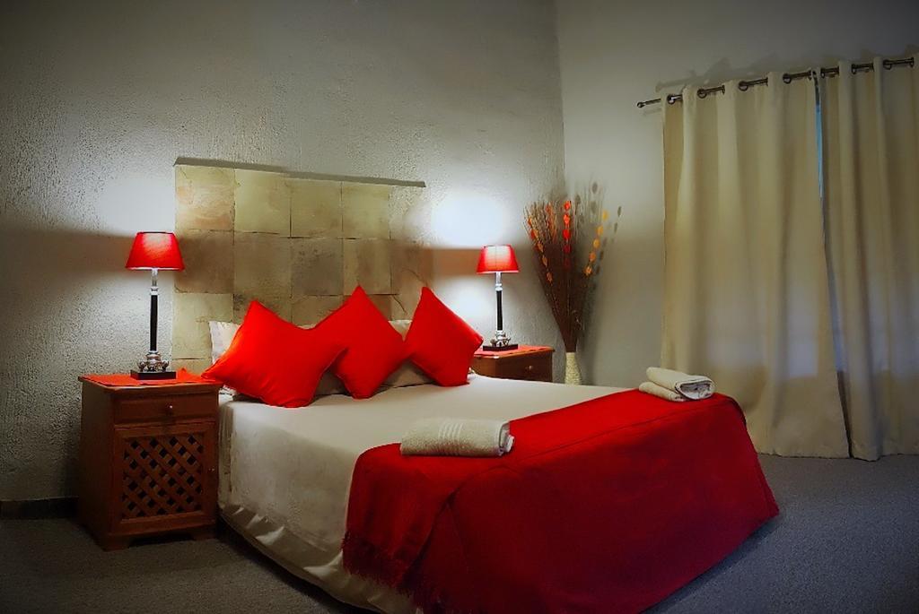 Kwambali Riverside Lodge 헤이지뷰 외부 사진